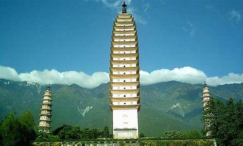 飞来山上千寻塔_飞来山上千寻塔闻说鸡鸣见日升下一句